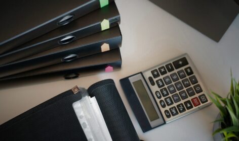 Czy wystawienie faktury poza KSeF odbiera prawo do odliczenia?